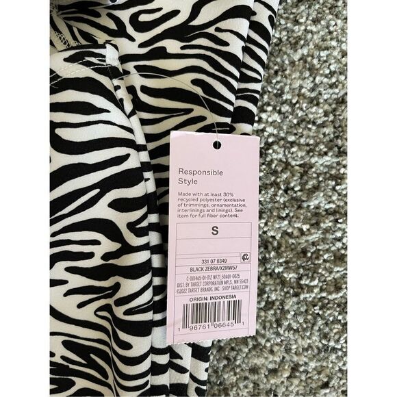 ❤️Wild Fable Women’s Cut -Out Flared Leggings - Picture 5 of 8